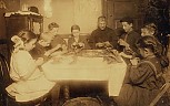 Jewish family, New York tenement, 1912