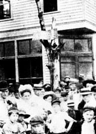 Lynching in Springfiled, Illinois during 1908 riot